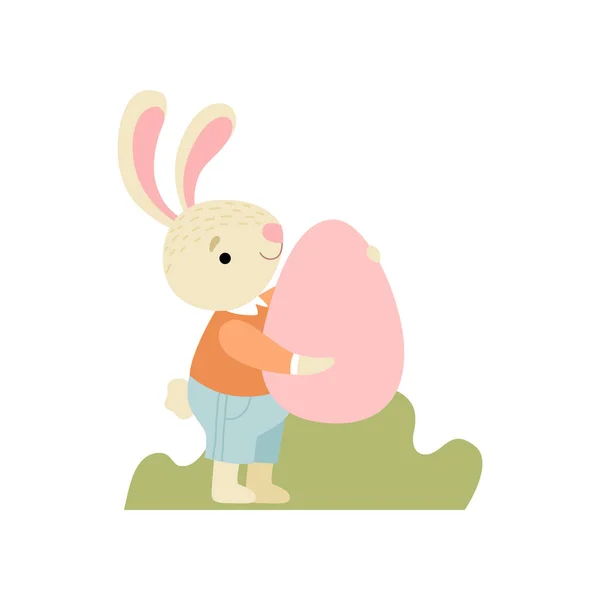 Söt kanin i kläder håller rosa ägg, Glad påsk, designelement för gratulationskort, inbjudan, affisch, Banner vektorillustration — Stock vektor