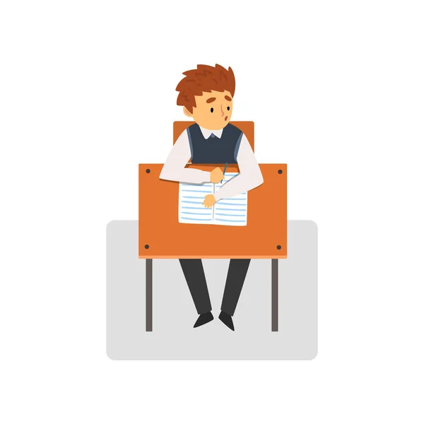 Estudante do sexo masculino sentado na mesa na sala de aula, estudante estudando na escola, ilustração do vetor da faculdade —  Vetores de Stock