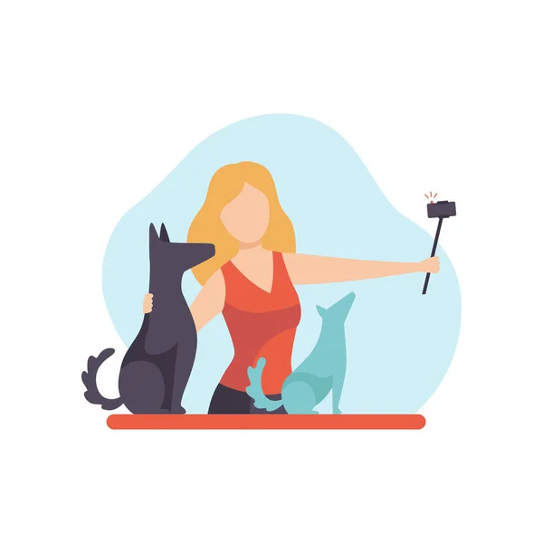Girl Blogger Grabando vídeo en la cámara con su perro, Mujer joven creando contenido y publicándolo en las redes sociales, concepto de canal en línea, ilustración vectorial del Streamer de vídeo femenino — Archivo Imágenes Vectoriales