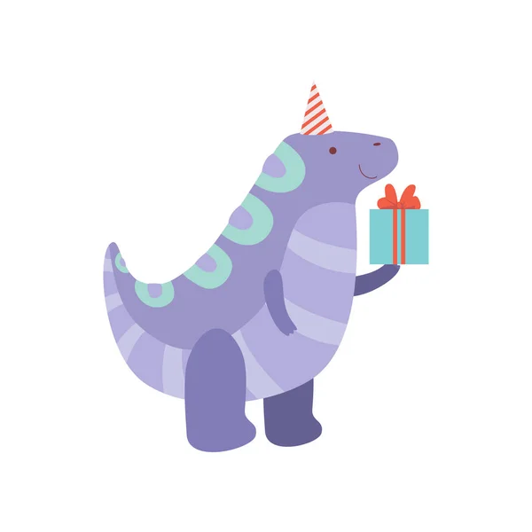 Niedlicher Dinosaurier mit Geschenkbox, lustige bunte Dino-Figur in Partyhut, Happy Birthday Party Design Element Vektor Illustration — Stockvektor