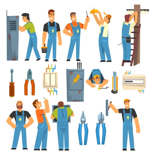 Ingenieros electricistas con conjunto profesional de herramientas de electricista, personajes de hombres eléctricos con monos azules en el trabajo Vector Ilustración — Vector de stock