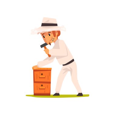 Arıcı adam bir çekiç, apiculture ve arıcılık kavramı vektör İllüstrasyon ile bir arı kovanı tamir