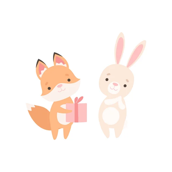 Renard Cub Offrir un cadeau à petit lapin blanc, mignon meilleurs amis, adorable lapin et Pup personnages de bande dessinée Illustration vectorielle — Image vectorielle