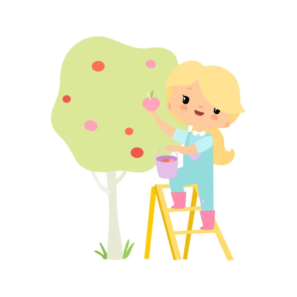可爱的年轻女孩在整体和橡胶靴采摘苹果在花园，农民女孩卡通人物收获矢量插图 — 图库矢量图片