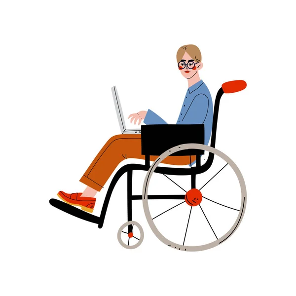 Obchodní muž sedící na invalidním vozíku práce s přenosným počítačem, zaměstnanec sady Office, podnikatel nebo manažer znakový vektor — Stockový vektor