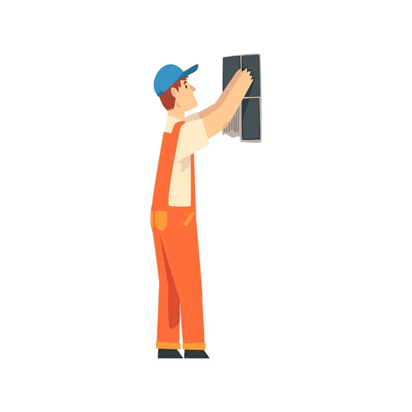 Professioneller Bauunternehmer, der Keramikfliesen an der Wand installiert, männlicher Bauarbeiter in orangefarbenen Overalls und blauer Kappe, der kleine Keramikfliesen an der Wand auf Vektorillustration installiert — Stockvektor