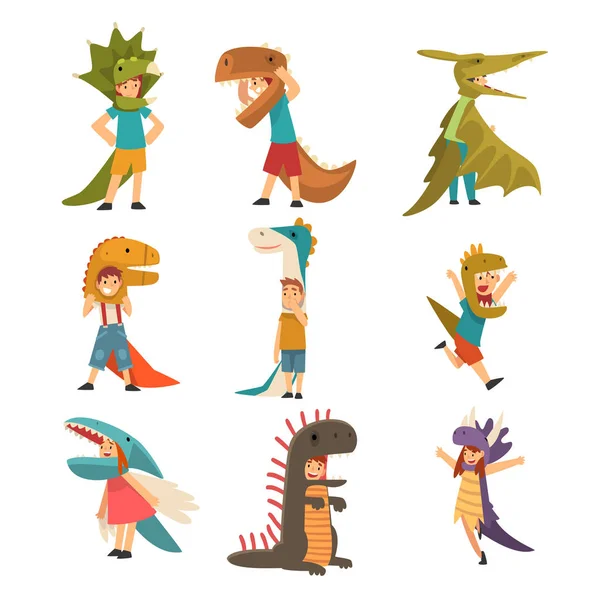 Колекція симпатичних дітей в костюмах динозаврів, хлопчиків і дівчаток, одягнені для карнавалу або маскараду партія векторної ілюстрації — стоковий вектор