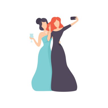 Abiye Giyen Kızlar Akıllı Telefonda Selfie Fotoğrafı Çekiyor, Modern Gadget Vektör İllüstrasyon Kullanarak Sosyal Medya İçin Fotoğraf veya Video Yapan Güzel Genç Kadınlar