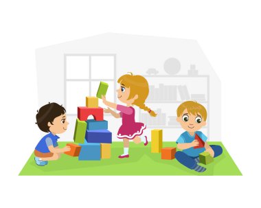 Sevimli Erkek ve Kız Katta Oturan ve Oyun Odasında Bloklar ile Oynamak, Çocuk Anaokulu Etkinlikleri Vektör İllüstrasyon