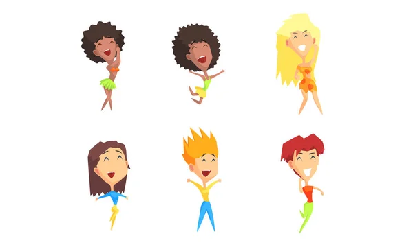 Conjunto de personagens de desenhos animados de pessoas felizes, meninos e meninas dançando, saltando e se divertindo ilustração vetorial — Vetor de Stock