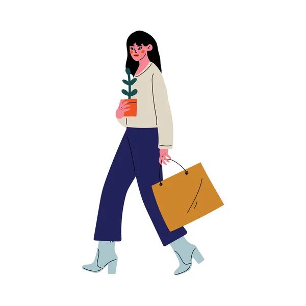 Jovem Caminhando com saco de compras e planta da casa em vaso, menina compras no Marketplace Vector Ilustração — Vetor de Stock