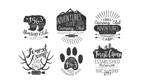 Jaktklubb, Adventures Premium retro etiketter set, skog läger emblem vektor illustration — Stock vektor