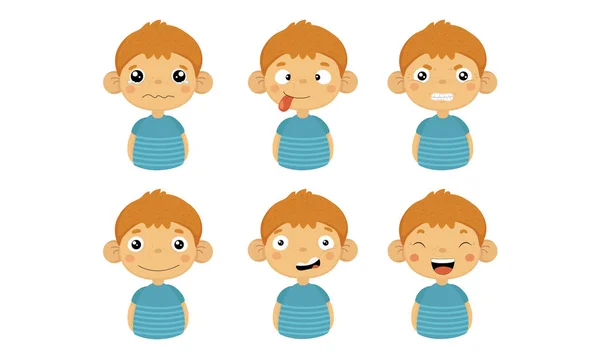 Conjunto de emoções faciais de menino bonito, rosto de crianças com diferentes expressões ilustração vetorial —  Vetores de Stock