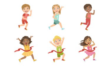 Çocuklar Koşu Seti, Sevimli Erkek ve Kızlar Spor Yapıyor, Koşu Yarışmasına Katılma, Maraton Vektör İllüstrasyon