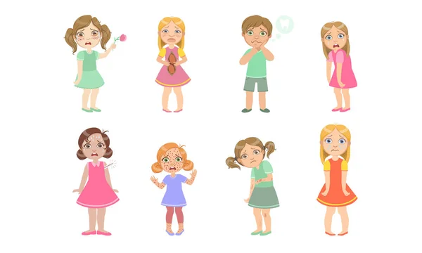 Conjunto de personajes de niños enfermos, niños y niñas lindos que sufren de diferentes síntomas Vector Illustration — Vector de stock