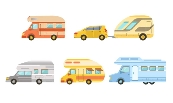 Gyűjteménye Camper pótkocsik beállítása, trailering, Camping, szabadtéri kalandok Vector illusztráció — Stock Vector