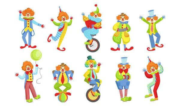 Coleção de palhaços engraçados felizes em Poses de ação, personagens engraçados do circo comediante em trajes ilustração vetorial — Vetor de Stock