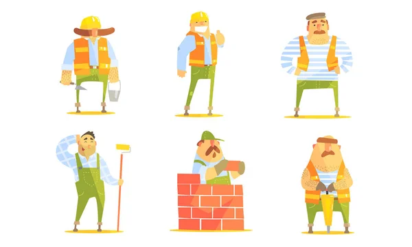 Juego de personajes de dibujos animados para reparadores, alegres trabajadores de la construcción en uniforme y sombreros con ilustración vectorial de equipos profesionales — Archivo Imágenes Vectoriales