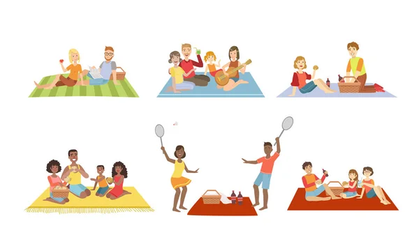 Famiglie che fanno picnic nel parco, persone sedute su plaid, mangiare rilassante, giocare a Badminton, coppie felici e bambini che trascorrono del tempo insieme Illustrazione vettoriale — Vettoriale Stock
