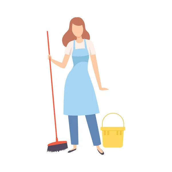 Pulitore professionale femminile con secchio e scopa, personaggio del personale dell'azienda di pulizia vestito in uniforme con attrezzatura illustrazione vettoriale piatta — Vettoriale Stock