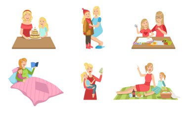 Anne ve Kızı Birlikte Günlük Aktiviteler Igerçekleştiren Set, Dikiş, Pişirme, Boyama, Okuma Kitabı, Oyun, Piknik Vektör İllüstrasyon sahip