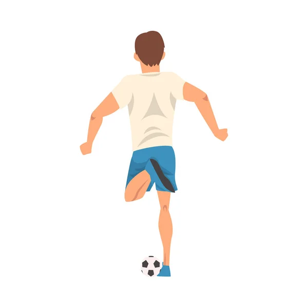 Giocatore di calcio in uniforme sportiva a calci la palla, personaggio atleta professionista in maglietta bianca e pantaloncini blu in azione, Vista da dietro l'illustrazione vettoriale — Vettoriale Stock