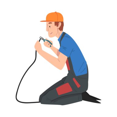 Erkek Elektrik Mühendisi Dizlerinin üzerinde oturan Pense, Elektrik Bakım Hizmetleri Karakteri Üniforma ve Cap Çizgi Filmi Biçimli Vektör Çizimi