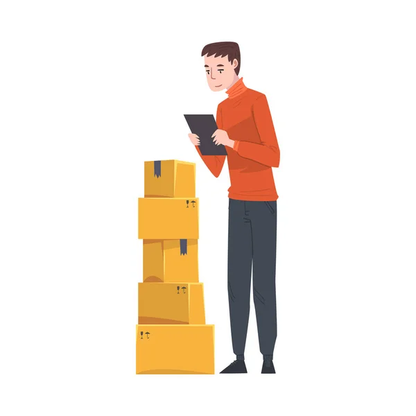Hombre chequeando cajas de cartón en el almacén, trabajador masculino preparando mercancías para la ilustración vectorial de la historieta del despacho — Vector de stock