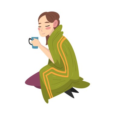 Sıcak bir içecek bardağının altında oturan hoş bir kız, yeşil battaniye vektör resimlerine sarılı içecek içen genç bir kadın.