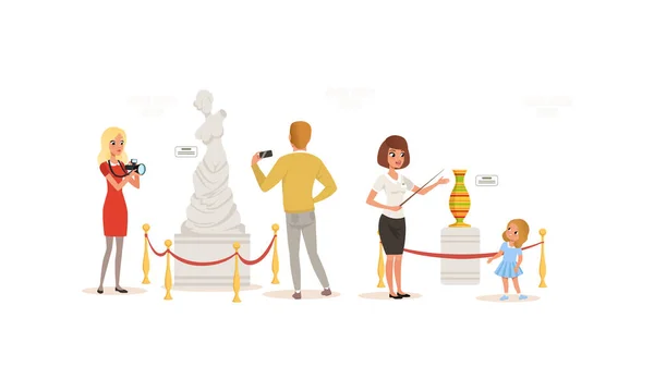 Visitors and Guide in Art Museum, People Amiring Sculpture and Vase Cartoon Style Vector Illustration — 스톡 벡터