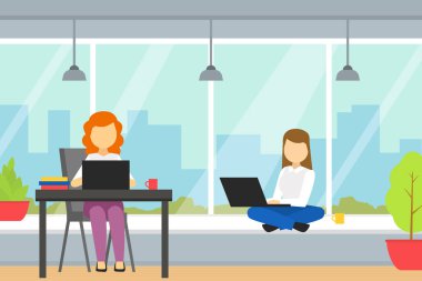 Birlikte Açık Ofiste Dizüstü bilgisayarlarla, İş Kadını Paylaşılan Çalışma Ortamı Vektörü İllüstrasyonuyla Birlikte Çalışanlar