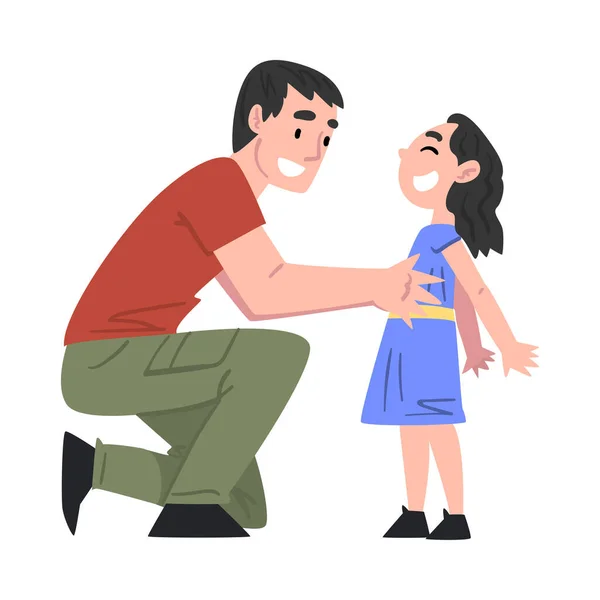 Apa és lánya szórakozás, apa és a gyerek jól érzik magukat együtt Rajzfilm stílus Vektor illusztráció — Stock Vector