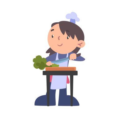 Tahta Tahta Tahtada Yeşillik Kesen Kız Aşçı, Beyaz Şapka Giyen Şirin Çocuk Aşçı Karakteri ve Mutfak Çizgi Film Tarzı Vektör Çiziminde Lezzetli Yemek Pişiren Önlük