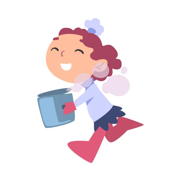 Chef fille courant avec casserole, personnage de cuisinière enfant mignon portant chapeau blanc et tablier cuisant des aliments délicieux sur la cuisine Illustration vectorielle de style dessin animé — Image vectorielle