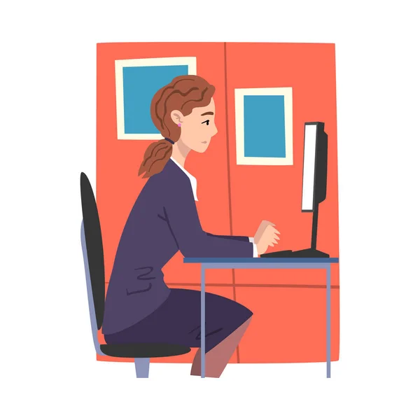 Mujer joven que trabaja en la computadora en la oficina, mujer de negocios o empleado de oficina Rutina diaria Estilo de dibujos animados Vector Ilustración — Archivo Imágenes Vectoriales