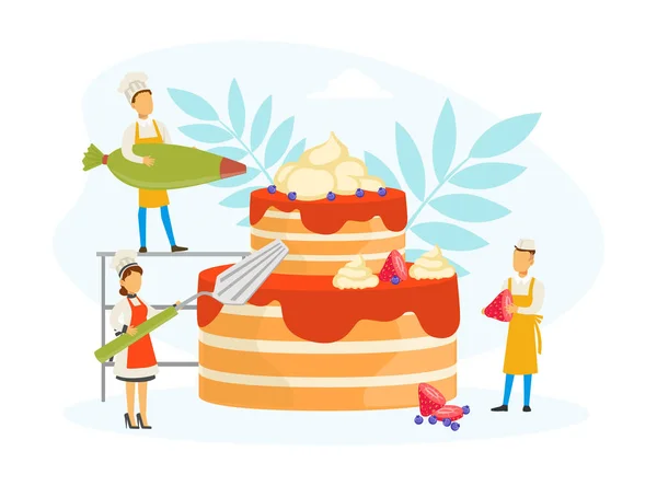 Team di pasticceri che decorano la torta con crema, minuscole persone in uniforme e Cap Cooking in cucina Vector Illustrazione — Vettoriale Stock