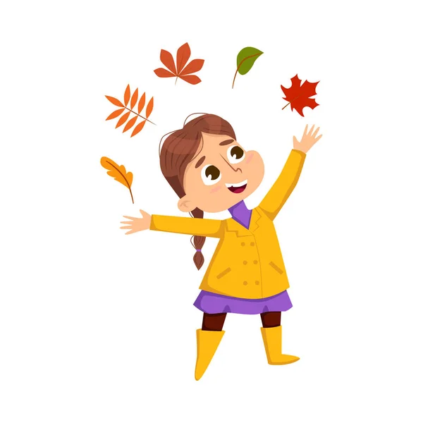 Menina feliz bonito jogando folhas coloridas, criança feliz jogando ao ar livre no outono Desenhos animados estilo Vector Ilustração — Vetor de Stock