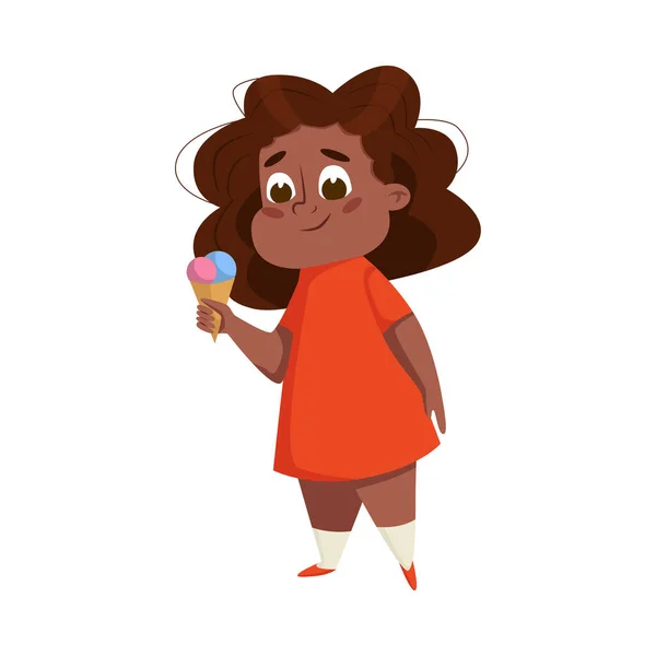 Nadwaga Chubby Afroamerykanka dziewczyna, wesoły pulchne dziecko znak jedzenie lodów kreskówka styl wektor ilustracja — Wektor stockowy
