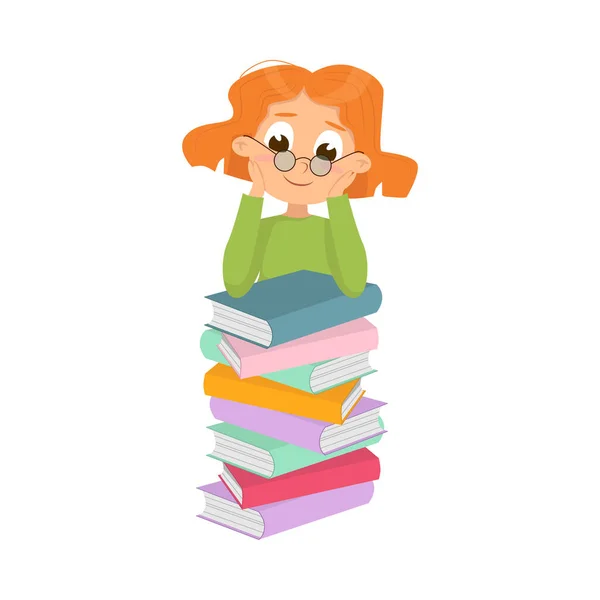 Χαριτωμένο έξυπνο κορίτσι σε γυαλιά που κάθεται στο σωρό των βιβλίων, της εκπαίδευσης και της γνώσης έννοια κινουμένων σχεδίων στυλ εικονογράφηση διάνυσμα — Διανυσματικό Αρχείο