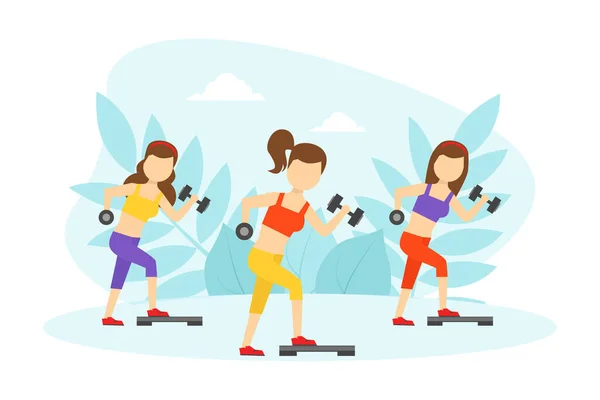 Group of Young Women Exercising with Dumbbells, Girls Doing Fitness in Gym, Active Healthy Lifestyle, Εσωτερική Sports Concept Εικονογράφηση διάνυσμα — Διανυσματικό Αρχείο