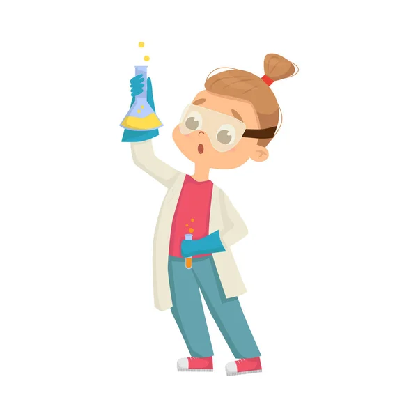 Grappig meisje in laboratoriumjas met glazen kolf met chemische vectorillustratie — Stockvector