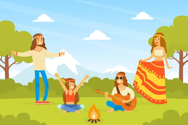Personnages hippies, Groupe de jeunes hommes et femmes jouant de la guitare et dansant sur la nature, des gens heureux portant des vêtements rétro des années 60 et 70 Illustration vectorielle — Image vectorielle