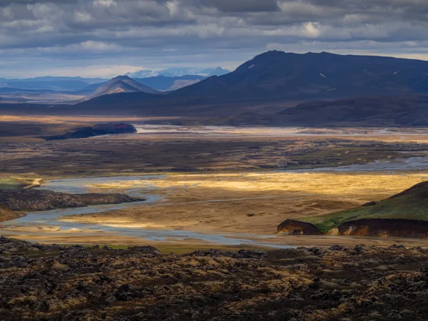 Landmannalaugar山への美しい景観. — ストック写真