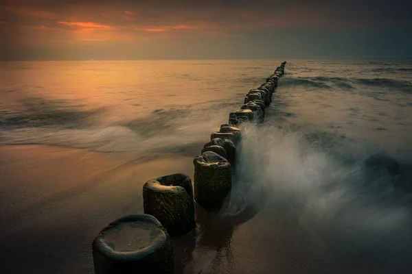 Pôr Sol Mar Báltico Velho Quebra Mar Madeira Rewal Polónia — Fotografia de Stock