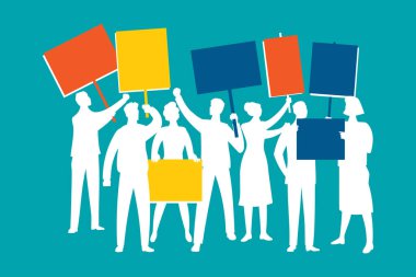 Boş pankartlar ve pankartlar taşıyan protestocular