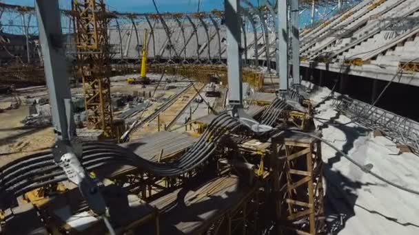 Estructuras de techo con cable de un estadio de fútbol — Vídeo de stock