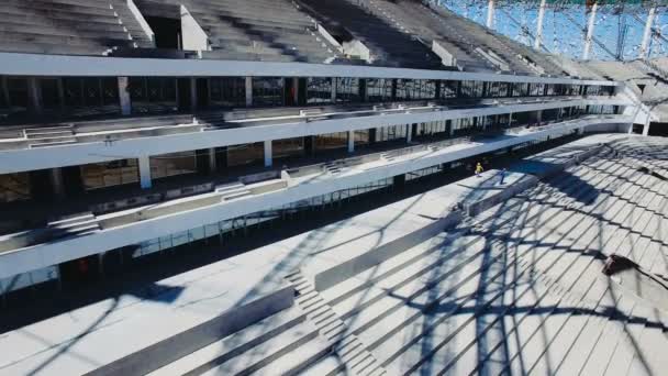 Construction de sièges dans le stade — Video