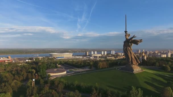 Luftaufnahme Des Mutterlandes Ruft Statue Wolgograd — Stockvideo