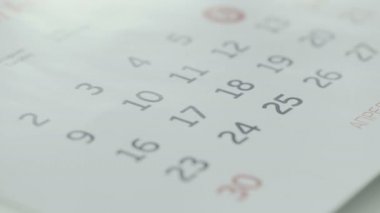Kağıt takvimdeki kadın el çemberi günü. Ayın 17 'si.