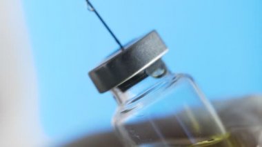 Şırınga Şırıngası Cam Ampulün Lastik Önleyicisini Delikler